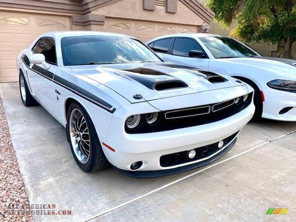 2015 Challenger R/T Plus - Bright White / Black/Ruby Red photo #1