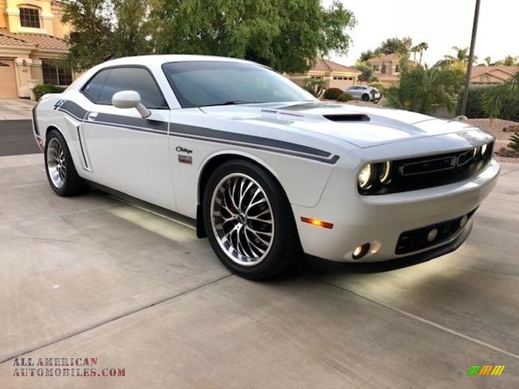 2015 Challenger R/T Plus - Bright White / Black/Ruby Red photo #3