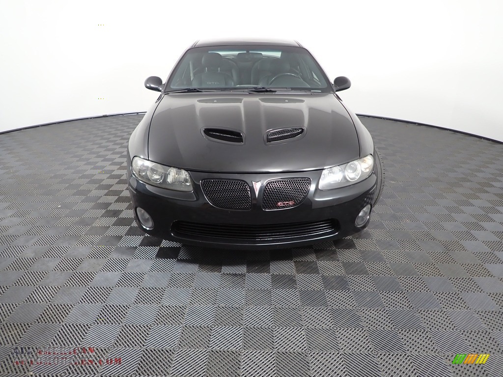 2006 GTO Coupe - Phantom Black Metallic / Black photo #2