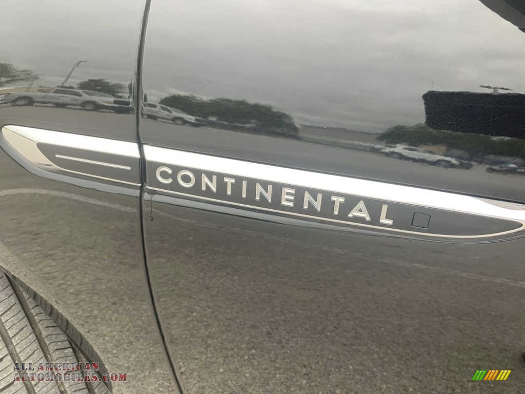 2017 Continental Black Label AWD - Diamond Black / Chalet Theme photo #9