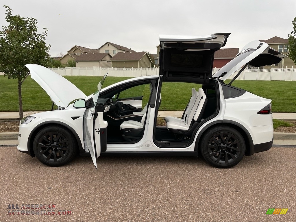 2022 Model X AWD - Pearl White Multi-Coat / White/Black photo #16