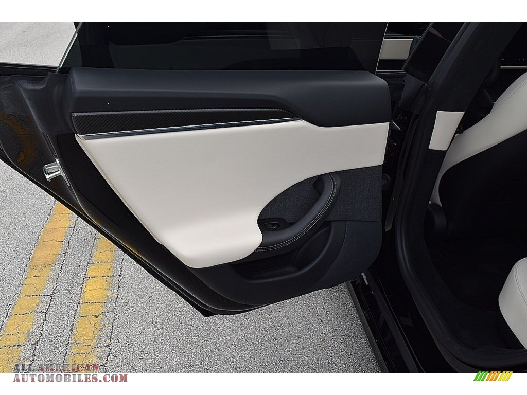 2021 Model S Plaid AWD - Solid Black / Black/White photo #26