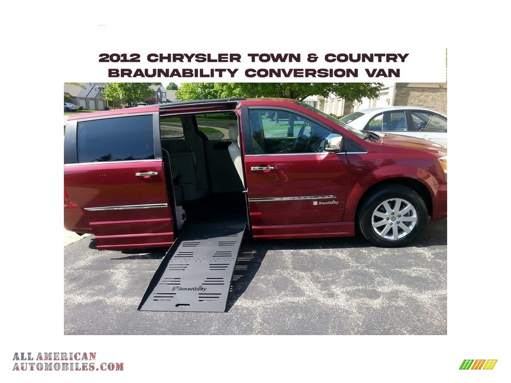 2012 Town & Country Touring - L - Deep Cherry Red Crystal Pearl / Dark Frost Beige/Medium Frost Beige photo #22