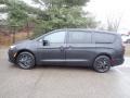 Chrysler Pacifica Hybrid Touring L Brilliant Black Crystal Pearl photo #2