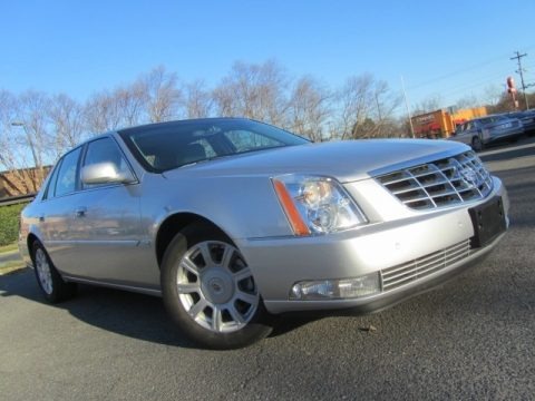 Radiant Silver 2009 Cadillac DTS Luxury