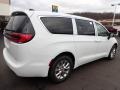 Chrysler Pacifica Touring L AWD Bright White photo #6