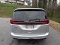 Chrysler Pacifica Touring L Silver Mist photo #7