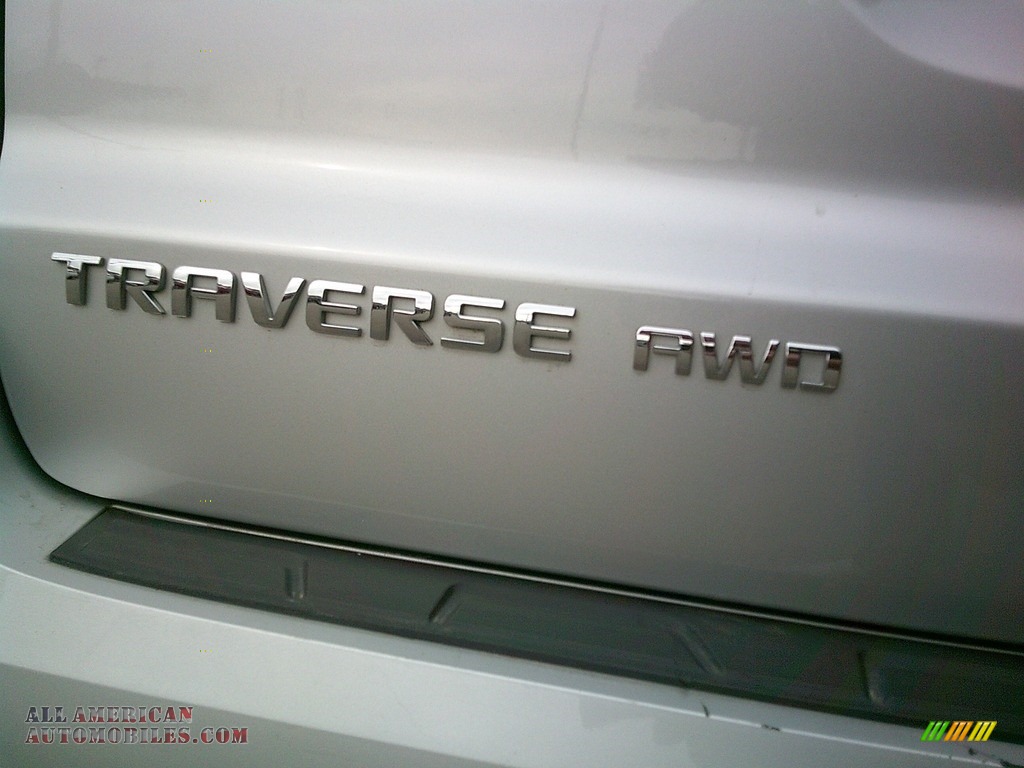 2017 Traverse LS AWD - Silver Ice Metallic / Dark Titanium/Light Titanium photo #9