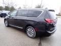 Chrysler Pacifica Hybrid Limited Brilliant Black Crystal Pearl photo #3