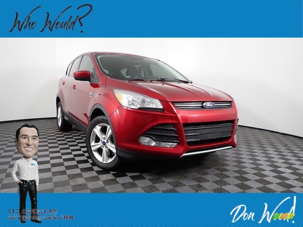 Ruby Red Metallic / Charcoal Black Ford Escape SE 4WD