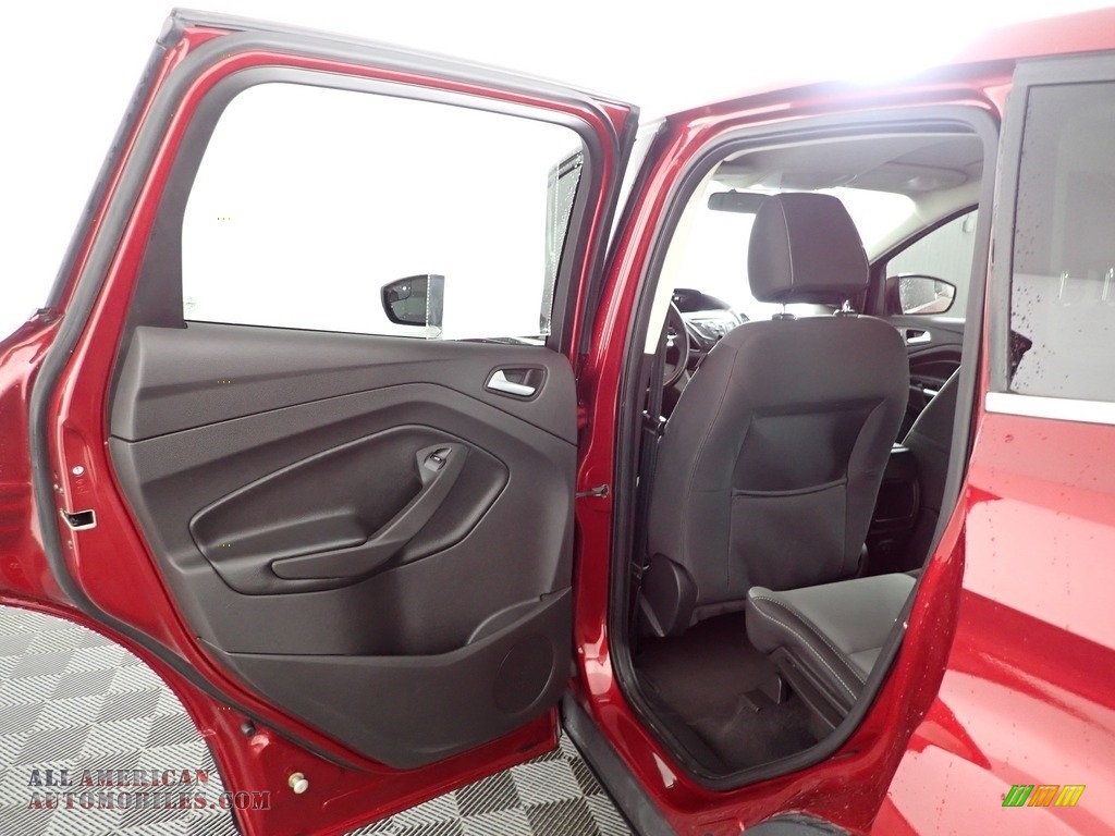 2016 Escape SE 4WD - Ruby Red Metallic / Charcoal Black photo #22