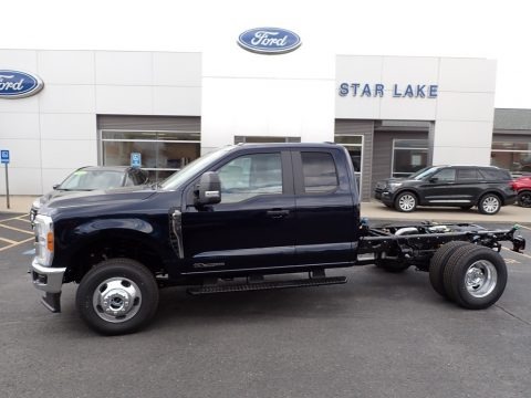 Antimatter Blue Metallic 2023 Ford F350 Super Duty XLT Crew Cab 4x4 Chassis