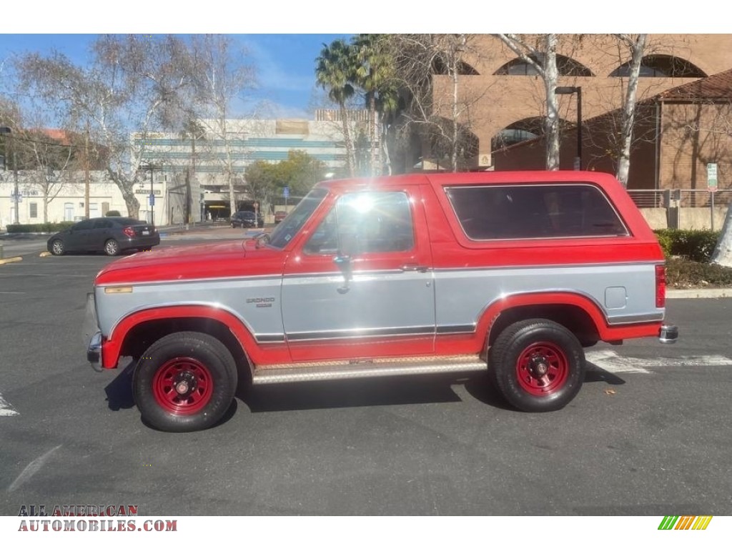 Candyapple Red / Red Ford Bronco XLT 4x4