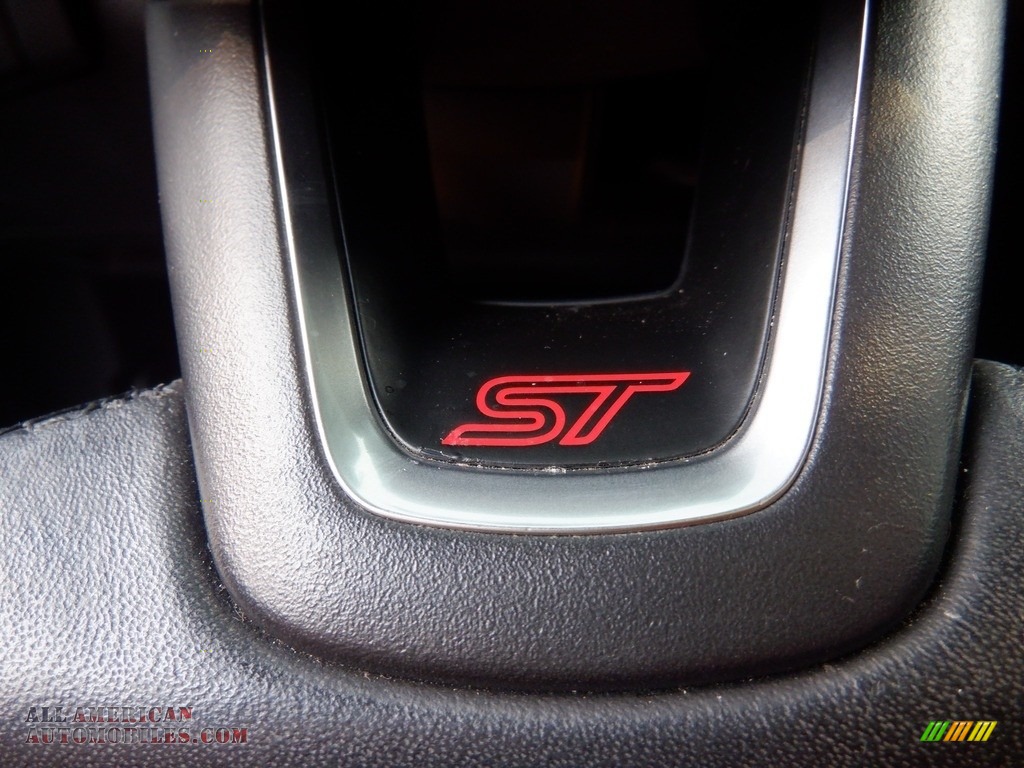 2017 Focus ST Hatch - Magnetic / Charcoal Black photo #24