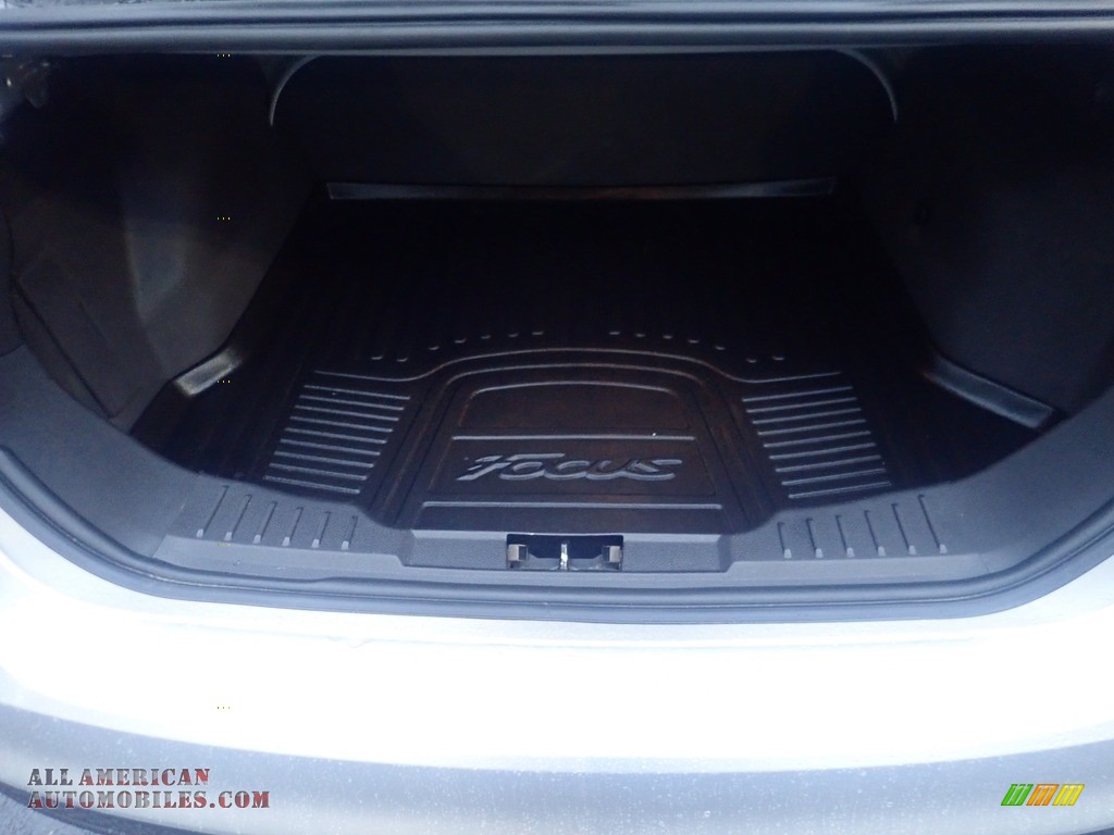 2014 Focus SE Sedan - Ingot Silver / Charcoal Black photo #4