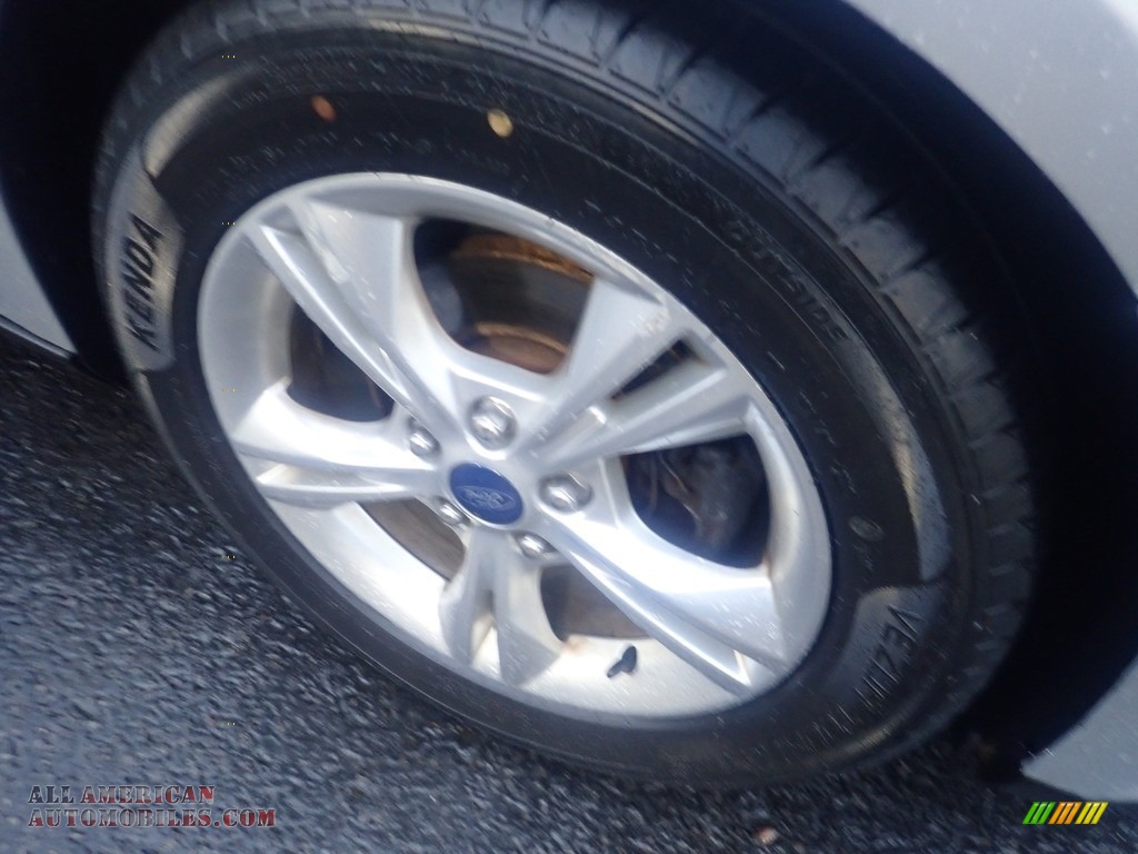 2014 Focus SE Sedan - Ingot Silver / Charcoal Black photo #9