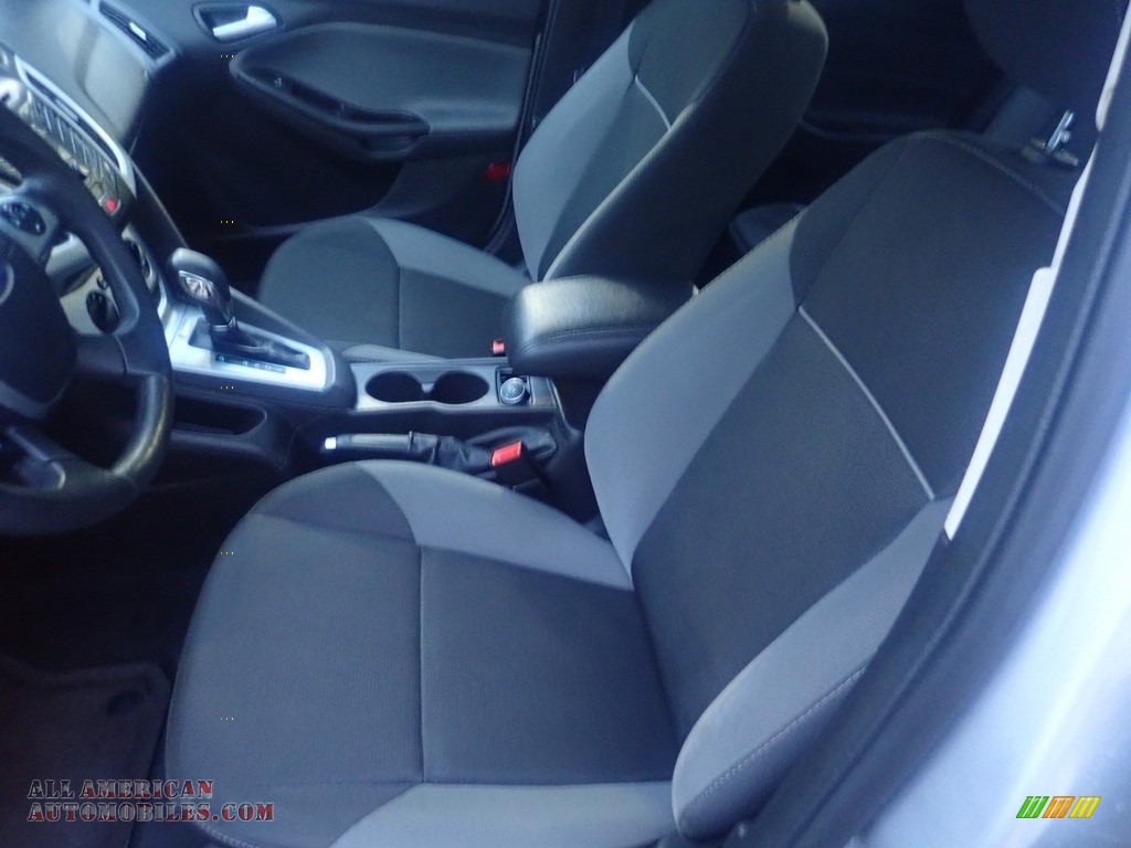 2014 Focus SE Sedan - Ingot Silver / Charcoal Black photo #17