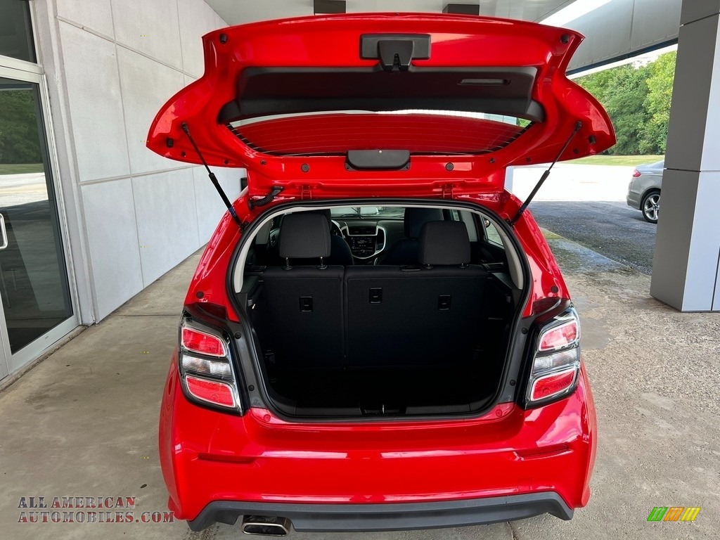 2018 Sonic LT Hatchback - Red Hot / Jet Black photo #9
