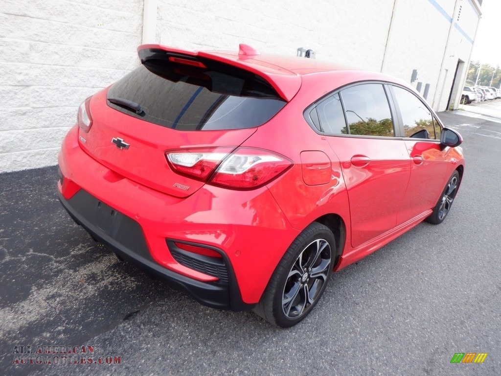 2019 Cruze LT Hatchback - Red Hot / Black photo #10