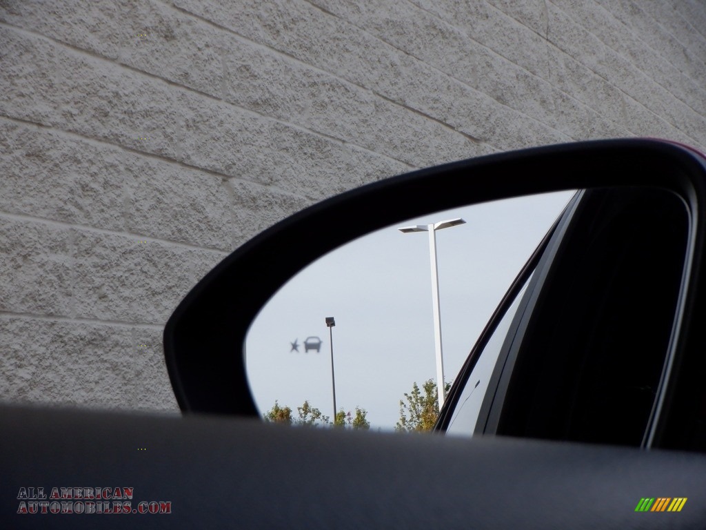2019 Cruze LT Hatchback - Red Hot / Black photo #29
