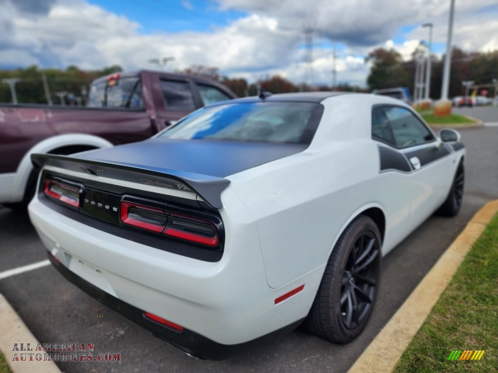 2022 Challenger R/T Scat Pack - White Knuckle / Black photo #3
