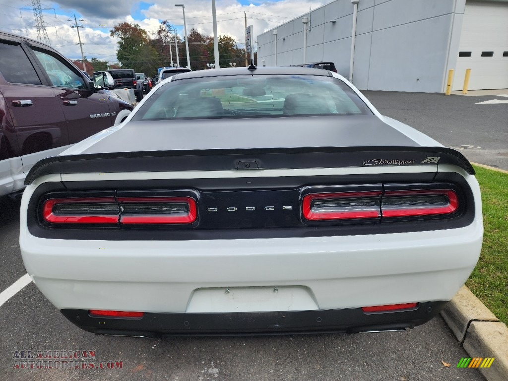 2022 Challenger R/T Scat Pack - White Knuckle / Black photo #4