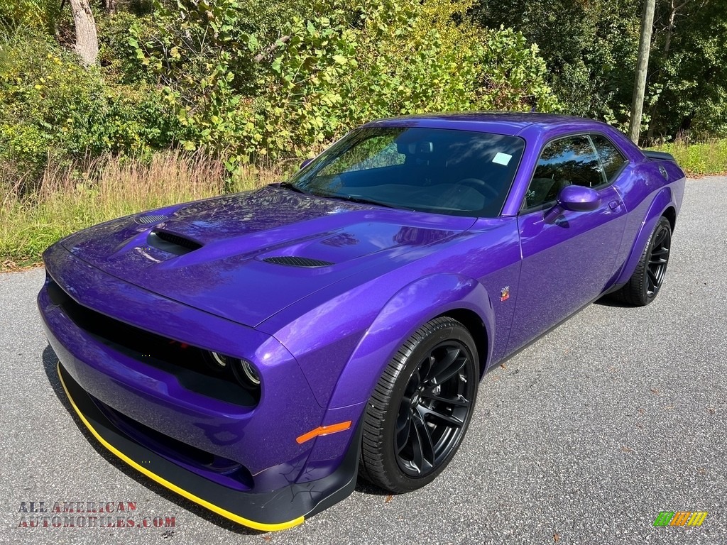 2023 Challenger R/T Scat Pack Widebody - Plum Crazy Pearl / Black photo #2