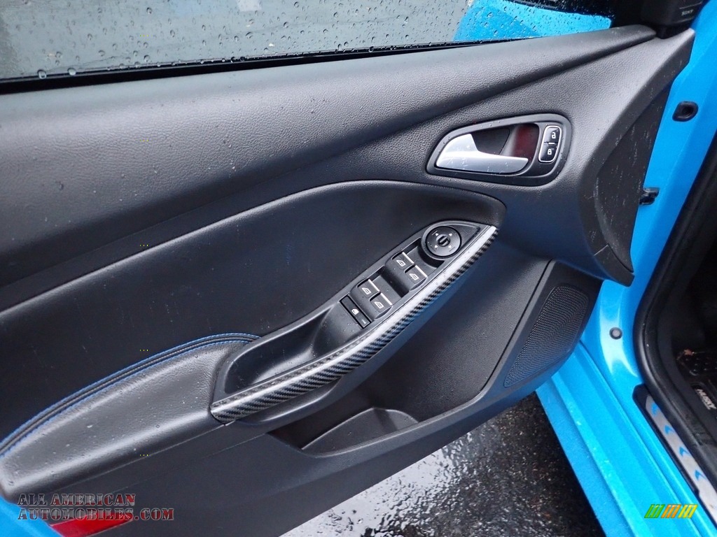 2018 Focus RS Hatch - Nitrous Blue / Charcoal Black Recaro Leather photo #21