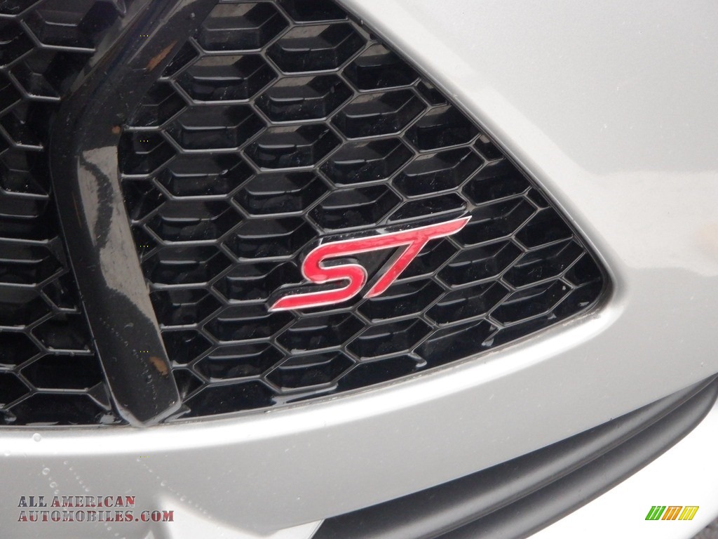 2013 Focus ST Hatchback - Ingot Silver / ST Smoke Storm Recaro Seats photo #6