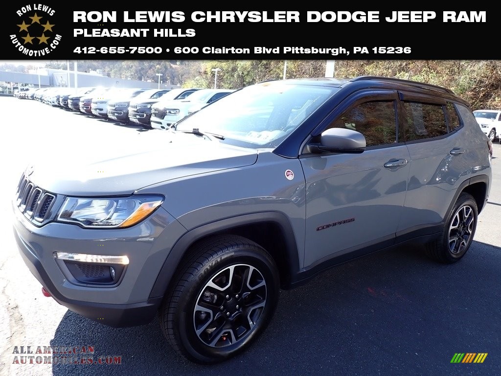 Sting-Gray / Ruby Red/Black Jeep Compass Trailhawk 4x4
