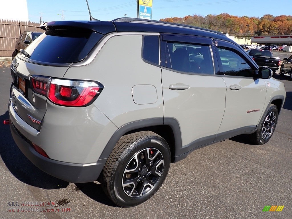 2020 Compass Trailhawk 4x4 - Sting-Gray / Ruby Red/Black photo #6