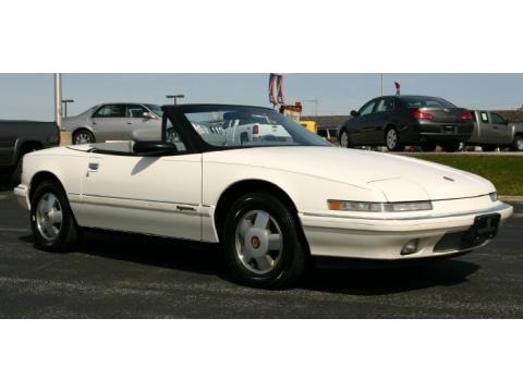 White 1990 Buick Reatta Convertible White 1990 Buick Reatta Convertible