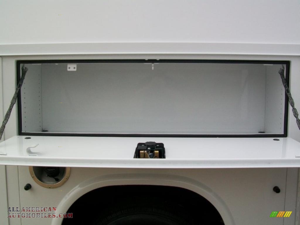 2010 Express Cutaway 3500 Commercial Utility Van - Summit White / Medium Pewter photo #22