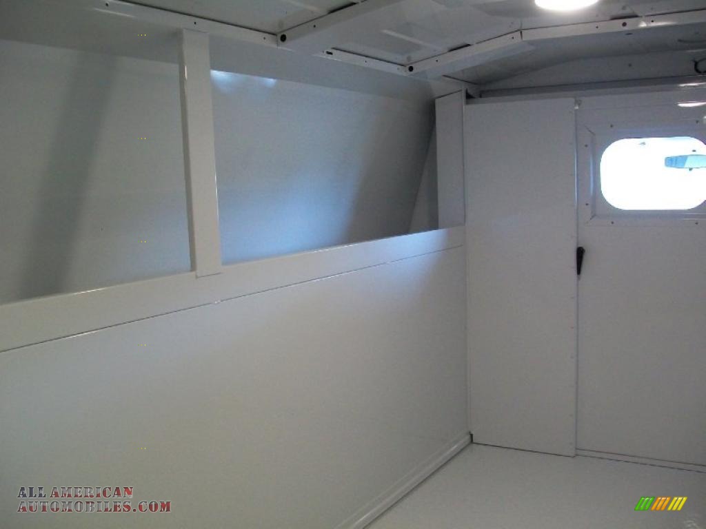 2010 Express Cutaway 3500 Commercial Utility Van - Summit White / Medium Pewter photo #29