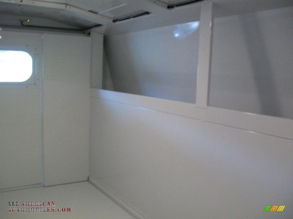 2010 Express Cutaway 3500 Commercial Utility Van - Summit White / Medium Pewter photo #30