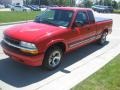Chevrolet S10 LS Extended Cab Victory Red photo #3