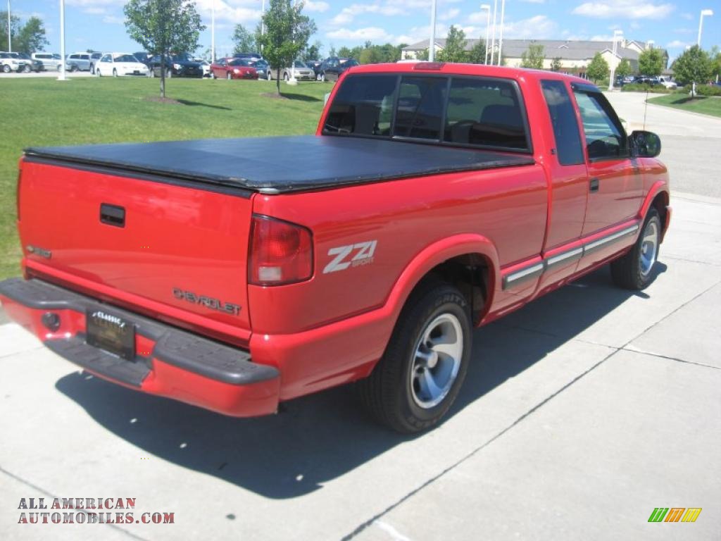 2001 Chevrolet S10 LS Extended Cab In Victory Red Photo 5 199521