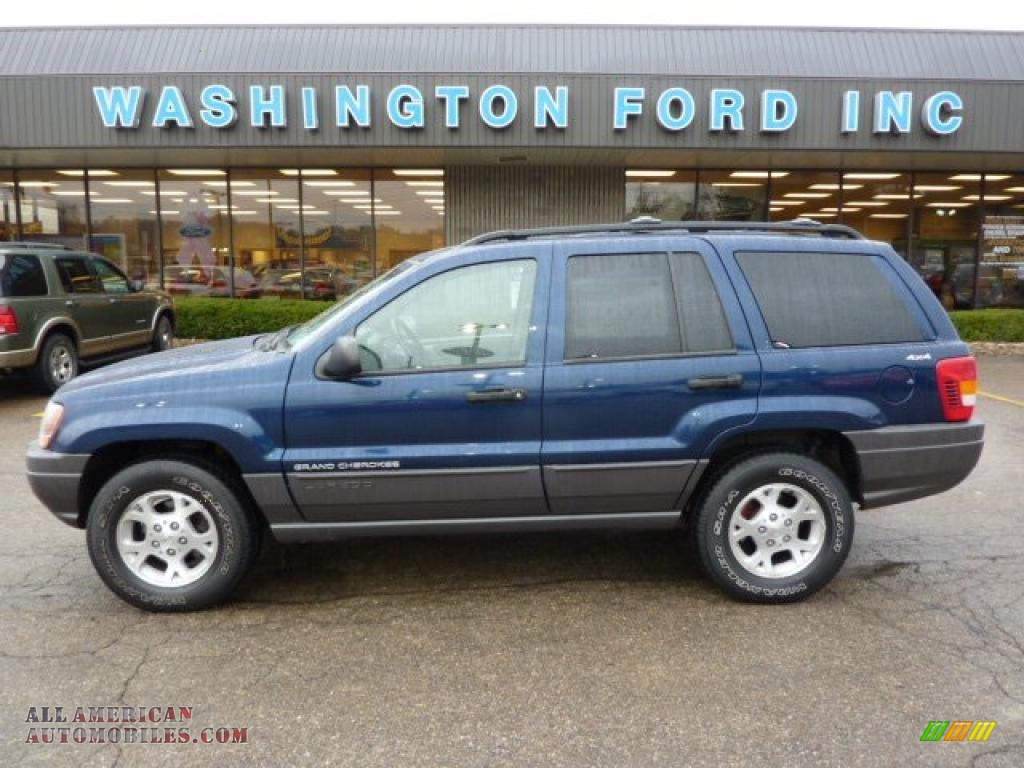 Patriot Blue Pearlcoat / Camel Jeep Grand Cherokee Laredo 4x4