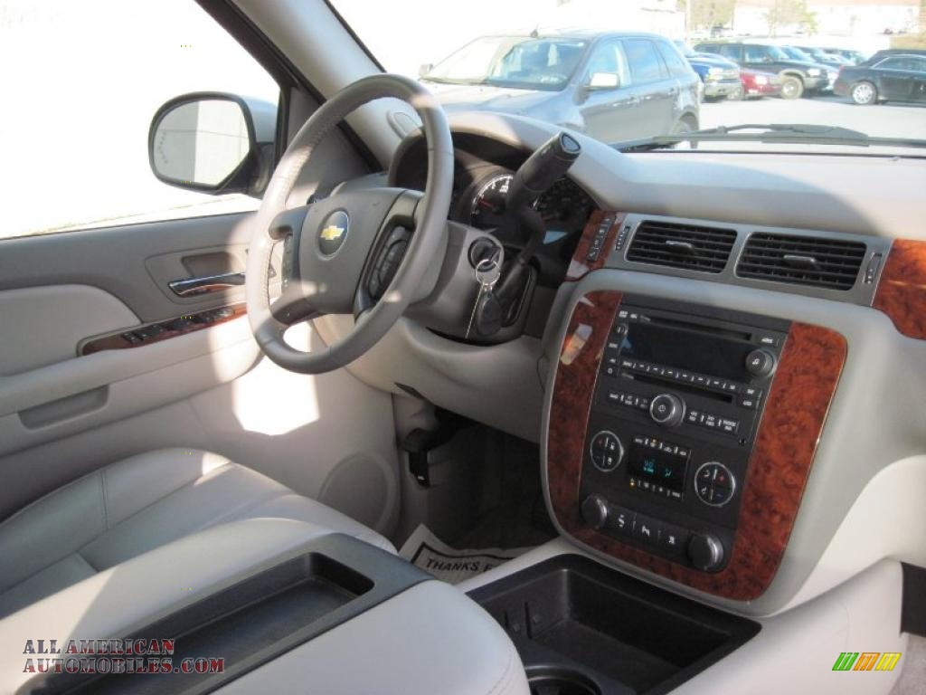 2007 Chevrolet Tahoe LT 4x4 in Silver Birch Metallic photo #7 - 149929