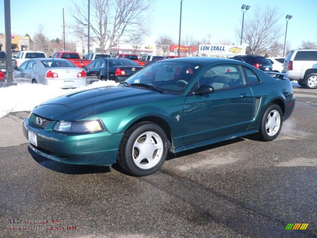 2003 Mustang V6 Coupe - Tropic Green Metallic / Medium Graphite photo #2