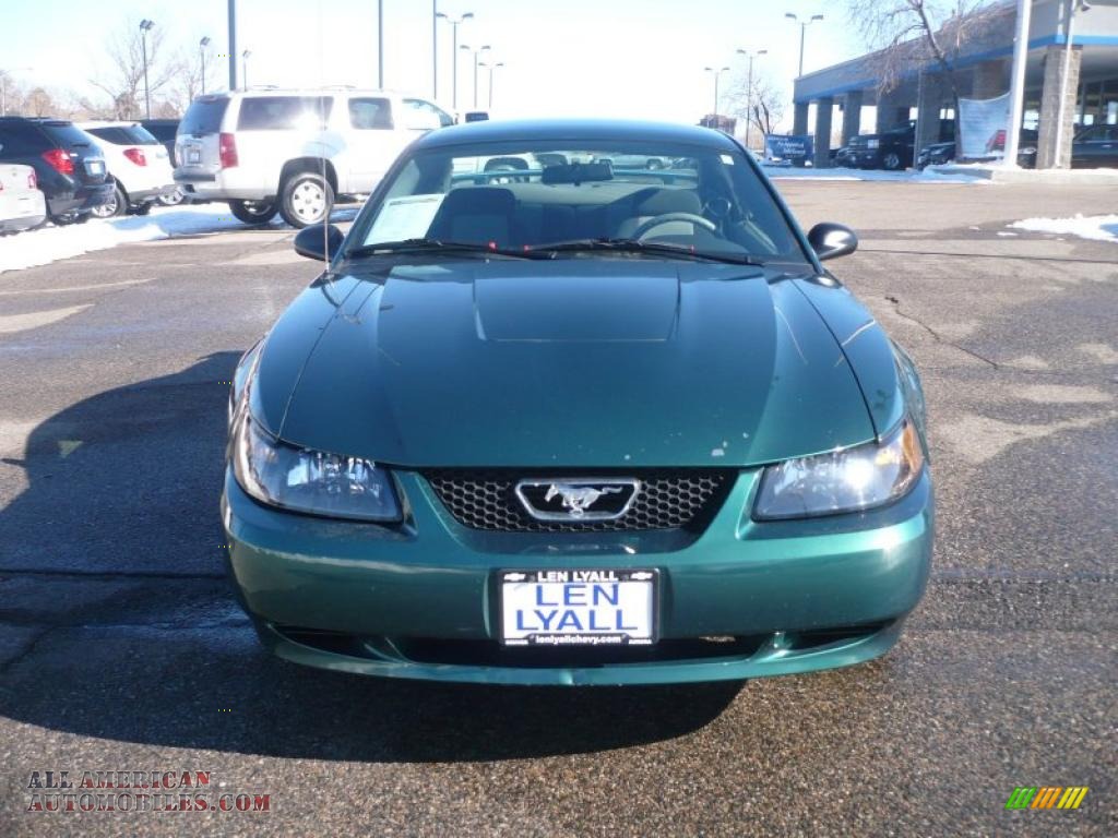 2003 Mustang V6 Coupe - Tropic Green Metallic / Medium Graphite photo #3