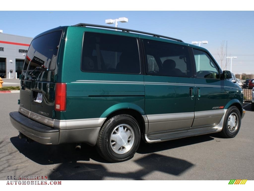 2001 Chevrolet Astro LT AWD Passenger Van in Dark Forest Green Metallic