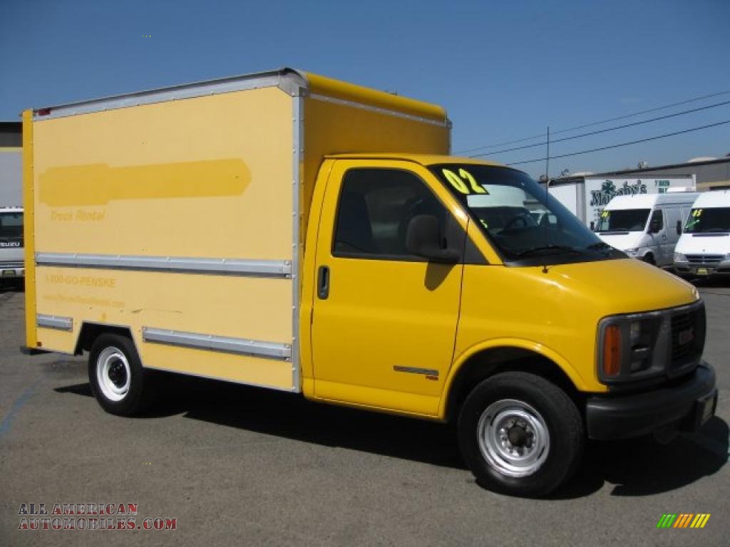 2002 Savana Cutaway 3500 Commercial Moving Truck - Yellow / Pewter photo #1