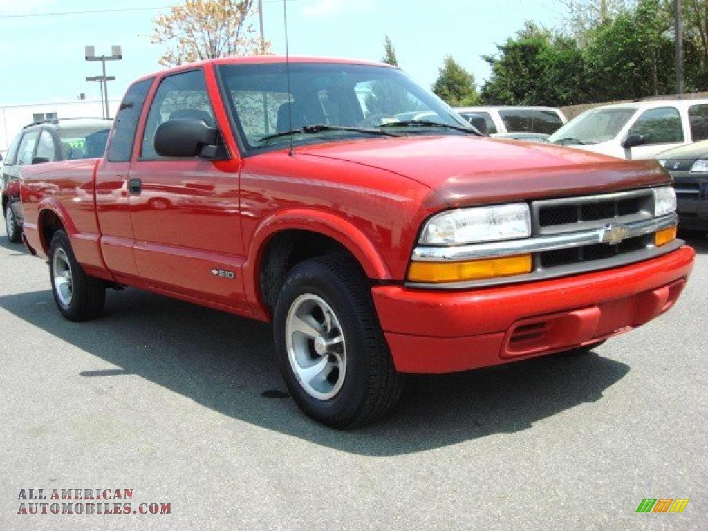 2000 Chevrolet S10 LS Extended Cab in Victory Red - 253336 | All