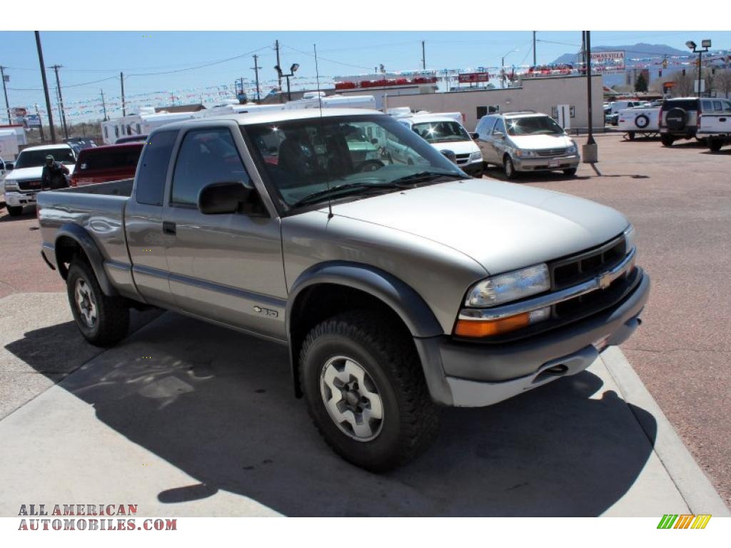 2003 Chevrolet S10 ZR2 Extended Cab 4x4 in Light Pewter Metallic photo