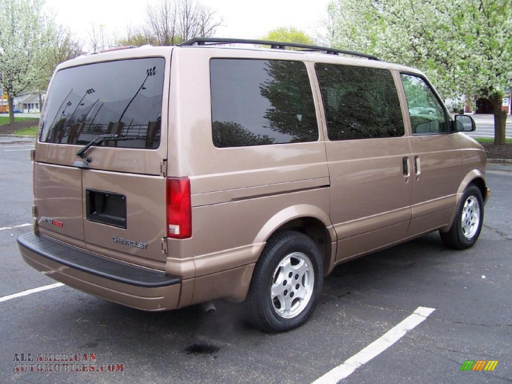 2004 Chevrolet Astro Ls Awd Passenger Van In Bronzemist Metallic Photo