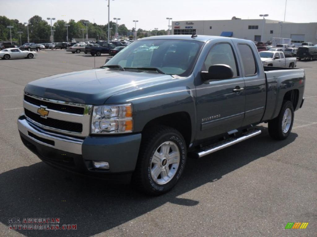2011 Chevrolet Silverado 1500 LT Extended Cab in Blue Granite Metallic 