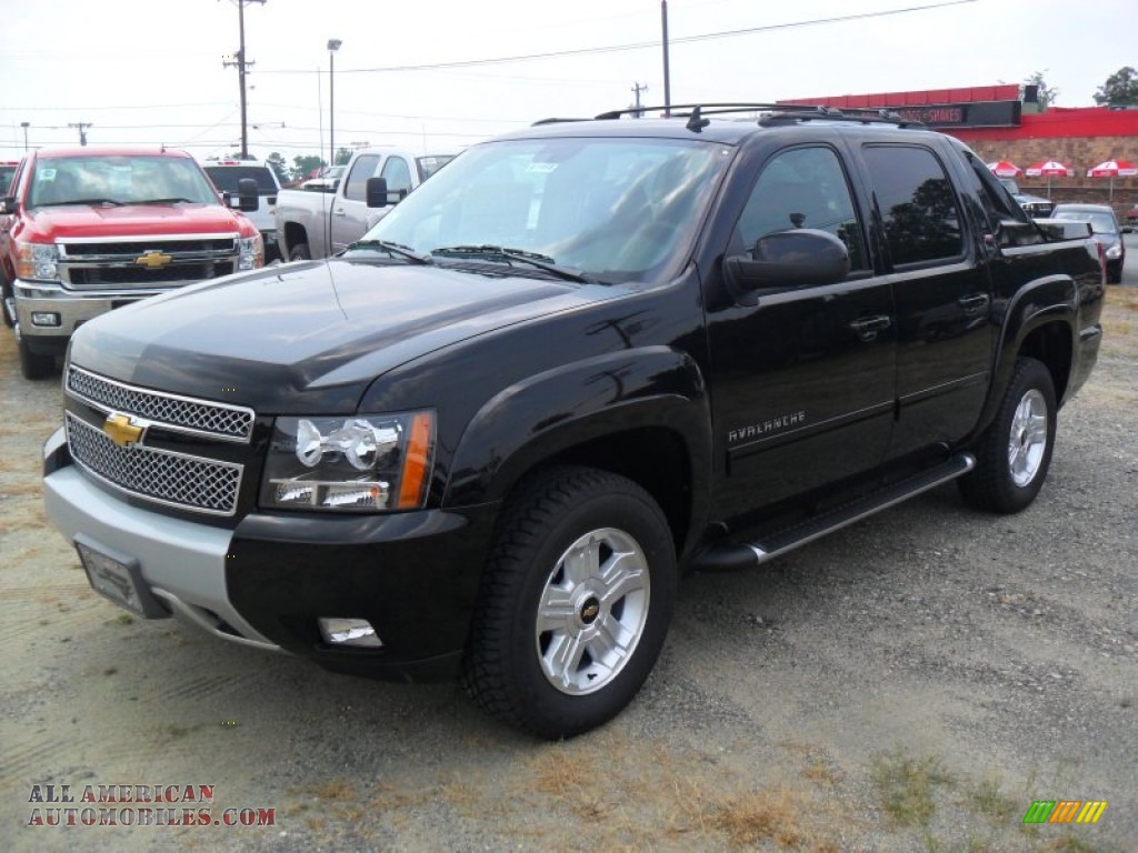 2011 Chevrolet Avalanche Z71 4x4 in Black photo 6 362089 All