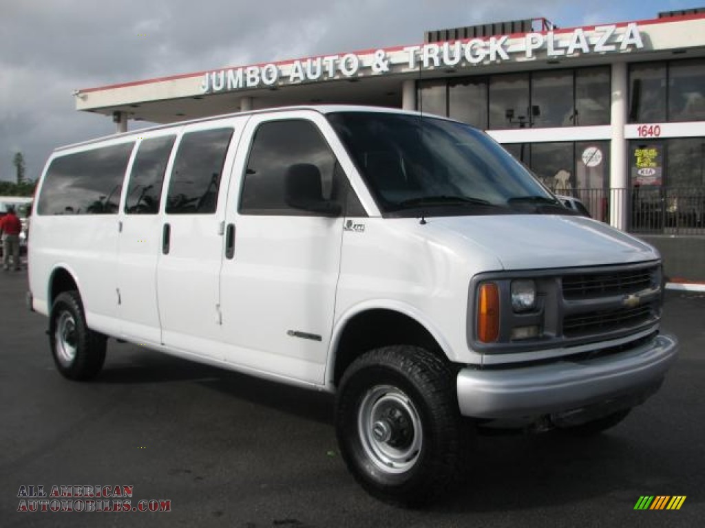 Summit White / Neutral Chevrolet Express G3500 4x4 15 Passenger Van