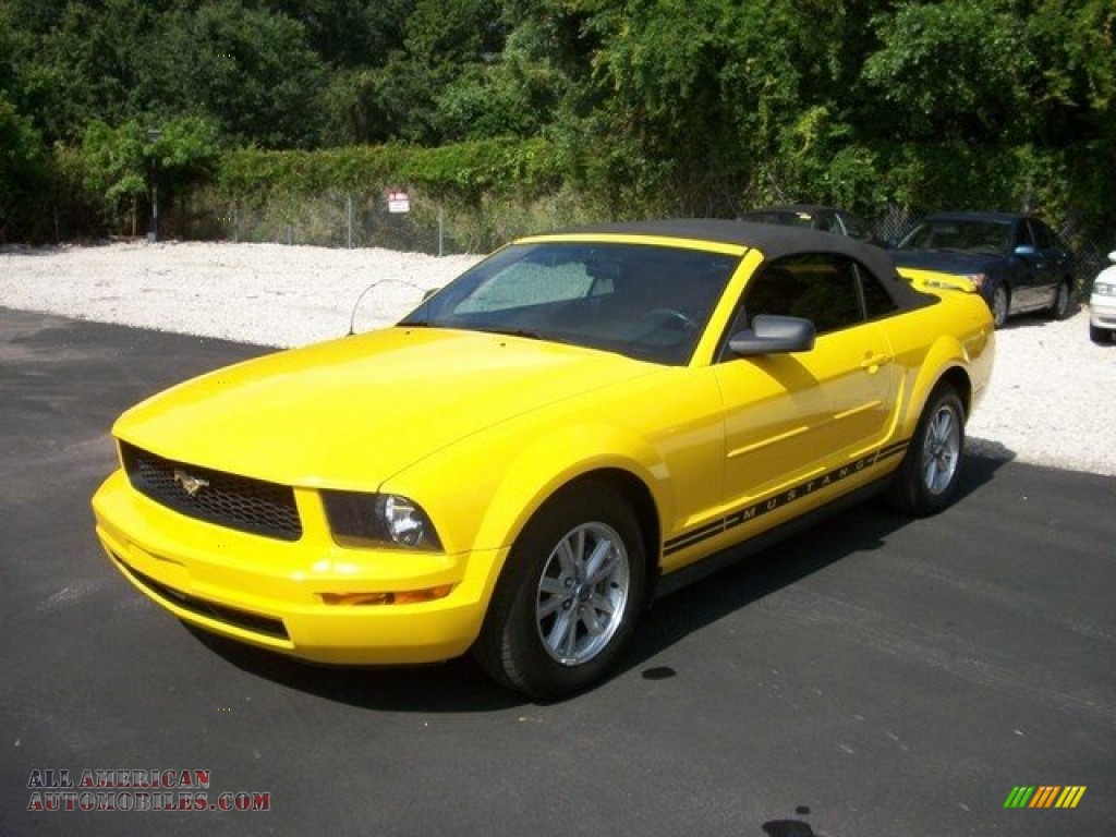 2006 Mustang V6 Premium Convertible - Screaming Yellow / Dark Charcoal photo #9